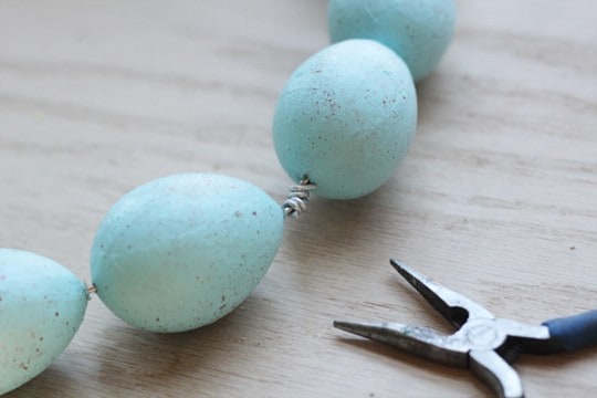 Speckled Egg Wreath - Close wire