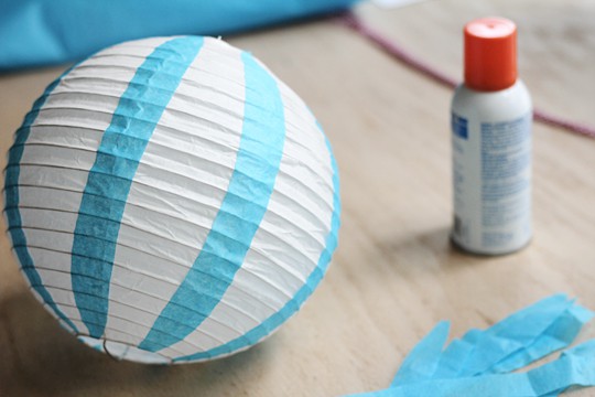 How to make a Vintage Hot Air Balloon - Glue