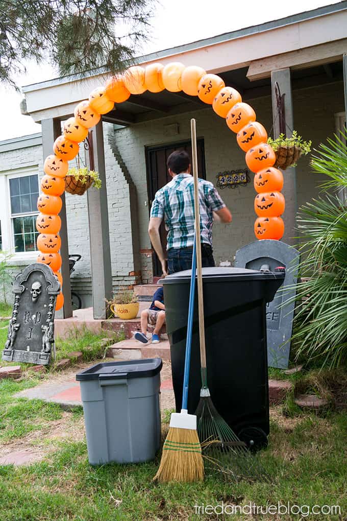 How To Make A Halloween Pumpkin Archway: Done!