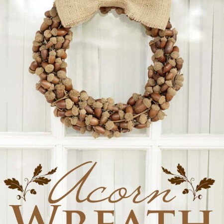 Fall Wreath with Acorns - Decorate your door with this beautiful acorn wreath! #diy #autumn #wreath