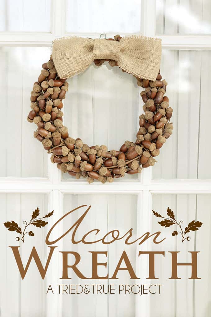 Fall Wreath with Acorns - Decorate your door with this beautiful acorn wreath! #diy #autumn #wreath