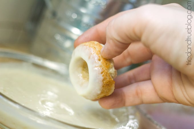 Quick and Easy Donut Yogurt Glaze - Dip