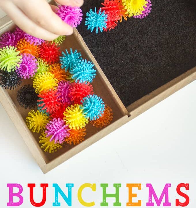 Make this super easy Bunchems Travel Tray in just minutes. Perfect for playing on the go!
