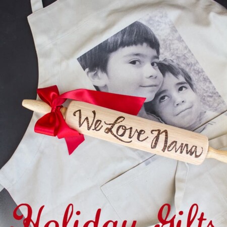 Use these Customizable Holiday Gifts for Grandparents this holiday season! They're going to LOVE it!
