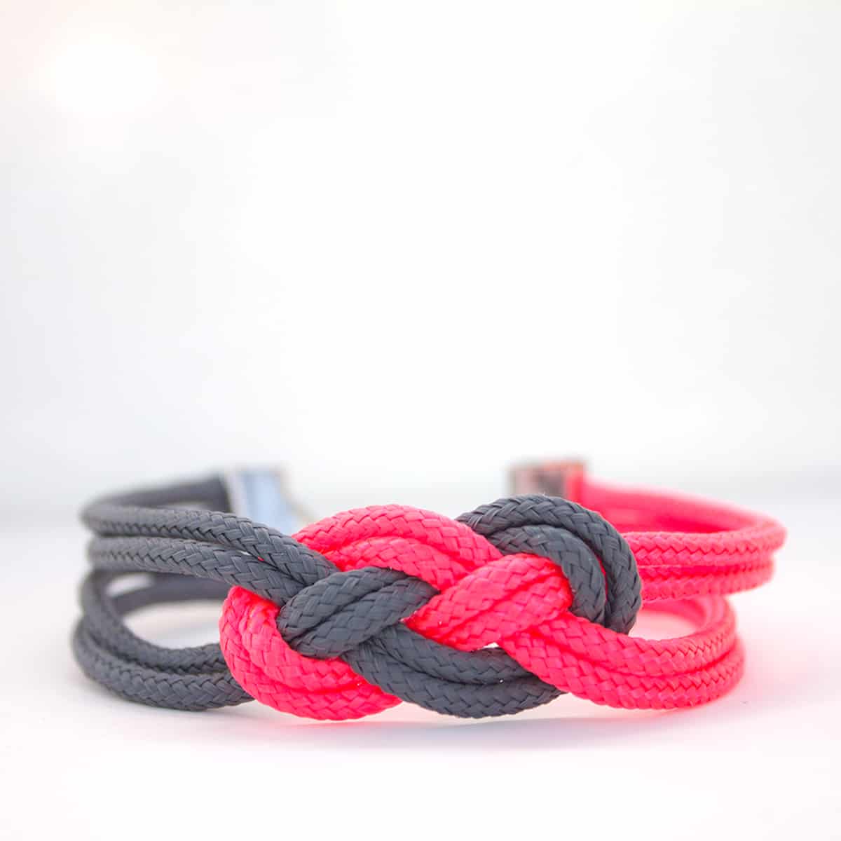 Learn How to Make a Thin Beautiful Elegant Paracord Bracelet Chain Links  Knot Tutorial - YouTube