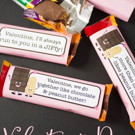 These Valentine's Day Granola Bar Wrappers are a super easy way to add a bit of fun to your kids' lunches!