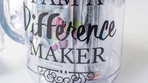 Use this free cutting file to turn a basic mason jar into a Teacher Appreciation Travel Mug!