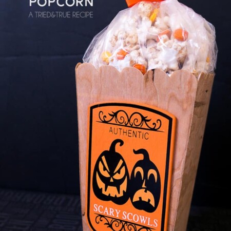 Need a quick and easy Halloween treat for neighbors or friends? Make this Healthy Pumpkin Spice Popcorn in just minutes!