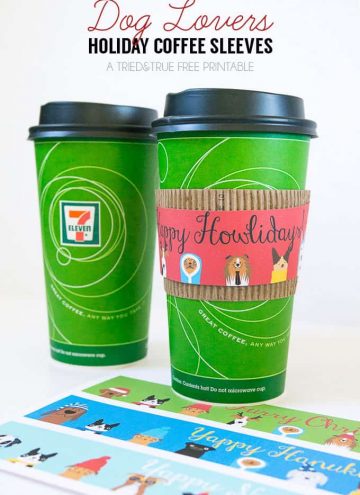 Need a quick last minute gift? These Dog Lovers Free Holiday Coffee Sleeves can be made in just minutes.