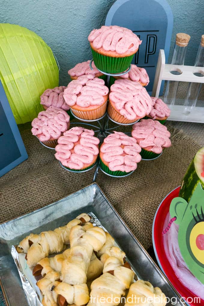 Halloween Zombie Party for Kids! - Cupcakes